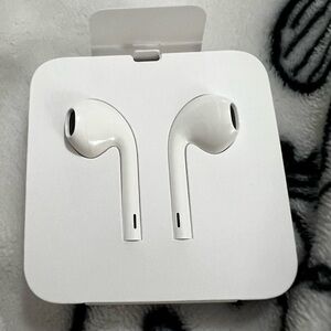 Apple White EarPods with Lightning Connector